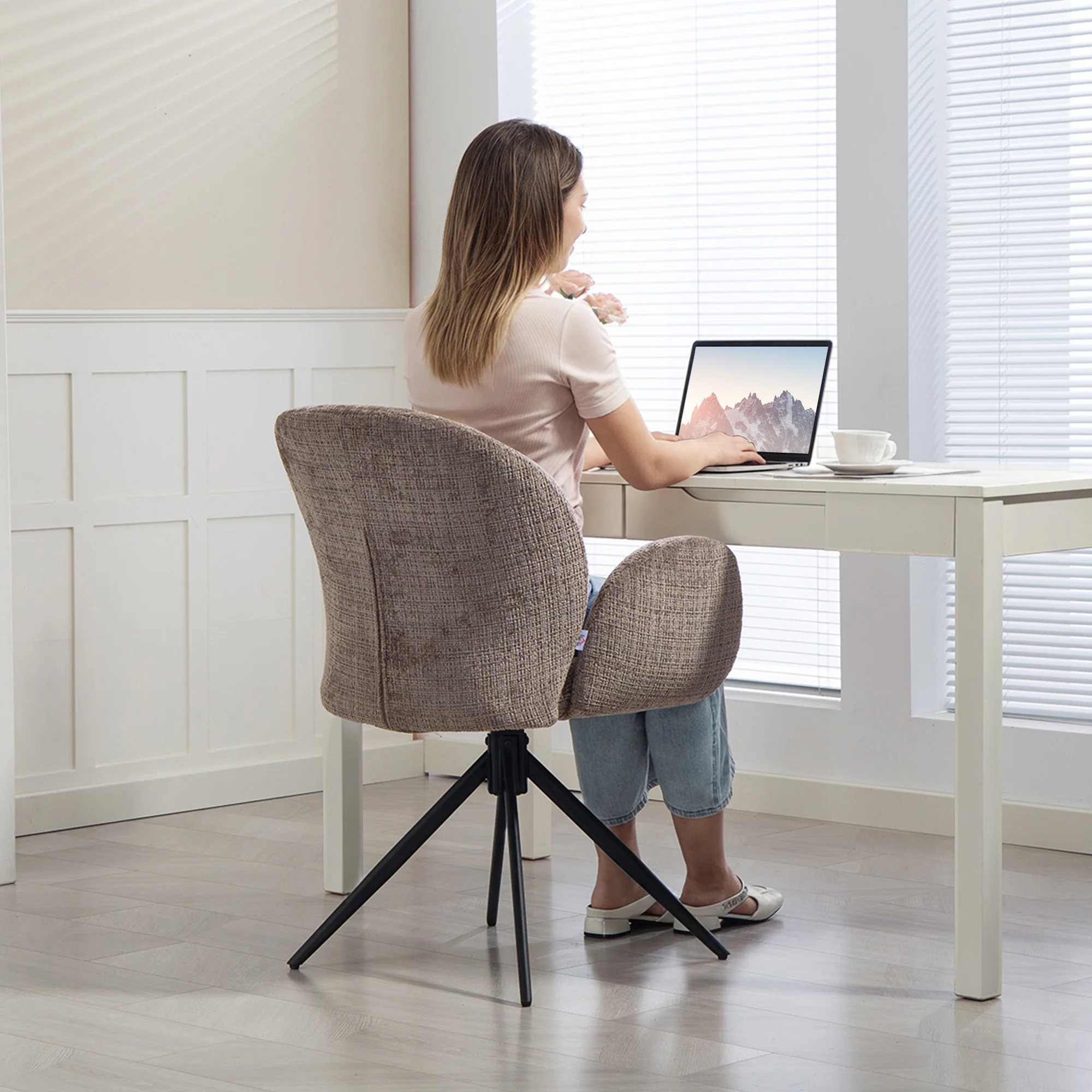 Chaise bureau ergonomique, fauteuil de bureau avec siège pivotant à retour automatique, dossier et accoudoirs rembourrés, tissu aspect lin, pour salon, chambre, télétravail, brun clair - Image 9