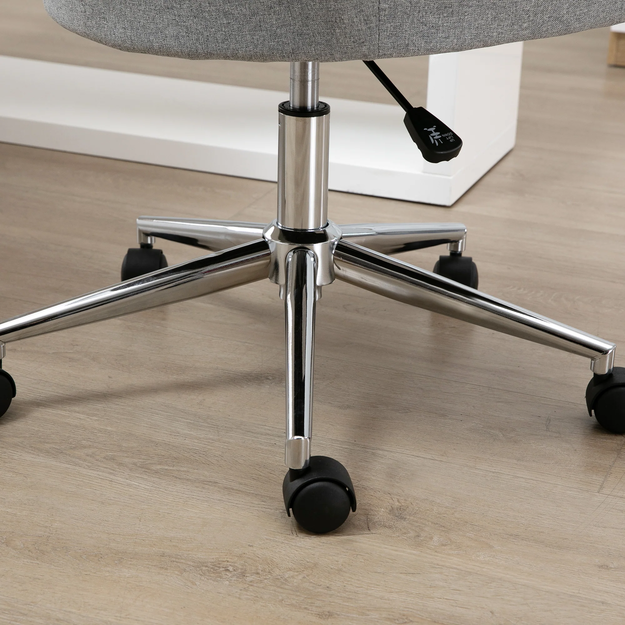 Chaise de bureau design contemporain dossier accoudoirs striés hauteur réglable pivotant 360° piètement chromé lin gris clair - Image 8