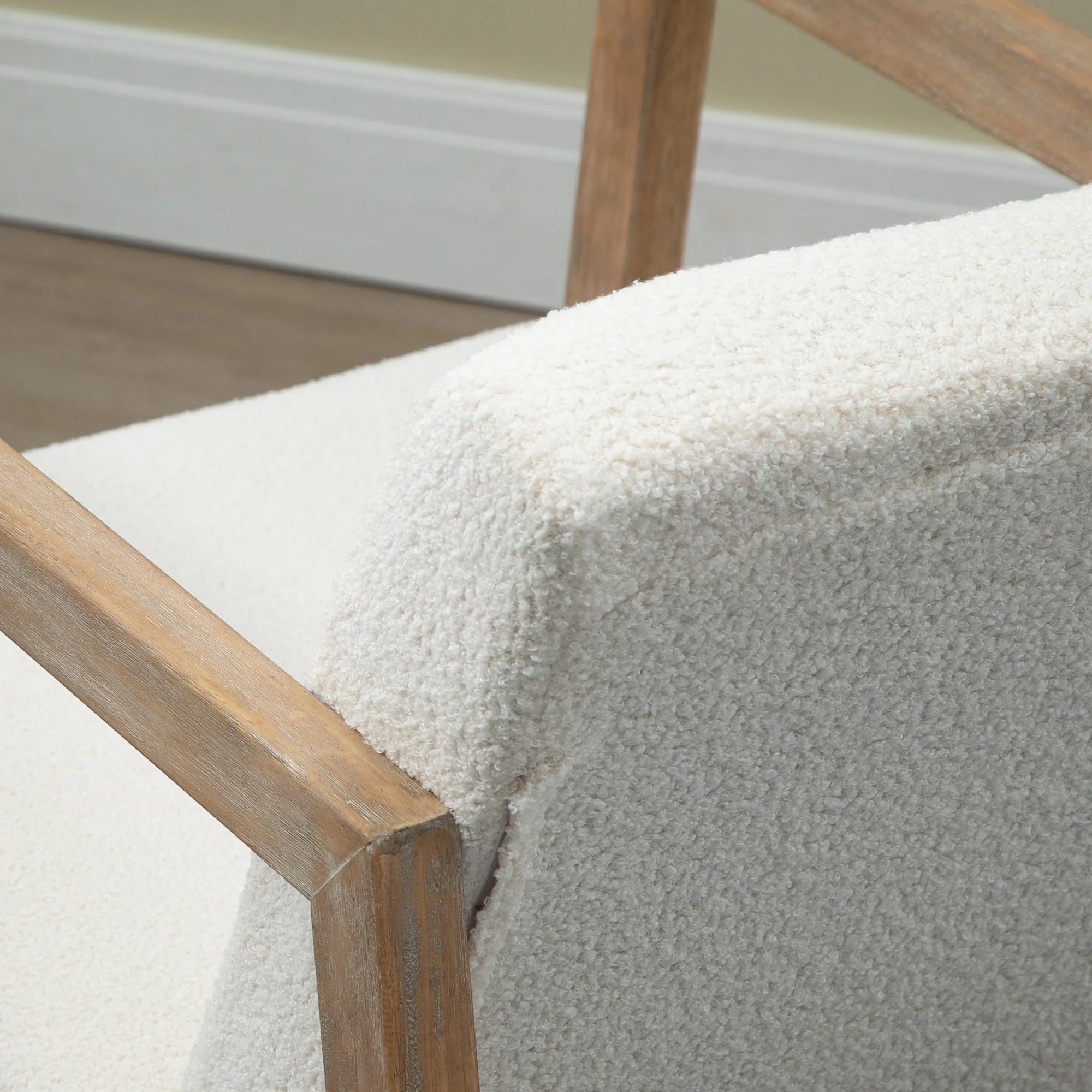 Fauteuil à bascule fauteuil allaitement rocking chair en tissu effet laine bouclée avec pieds en bois massif d'hévéa, chaise à bascule pour chambre, salon - 60 x 81 x 71 cm blanc crème - Image 8