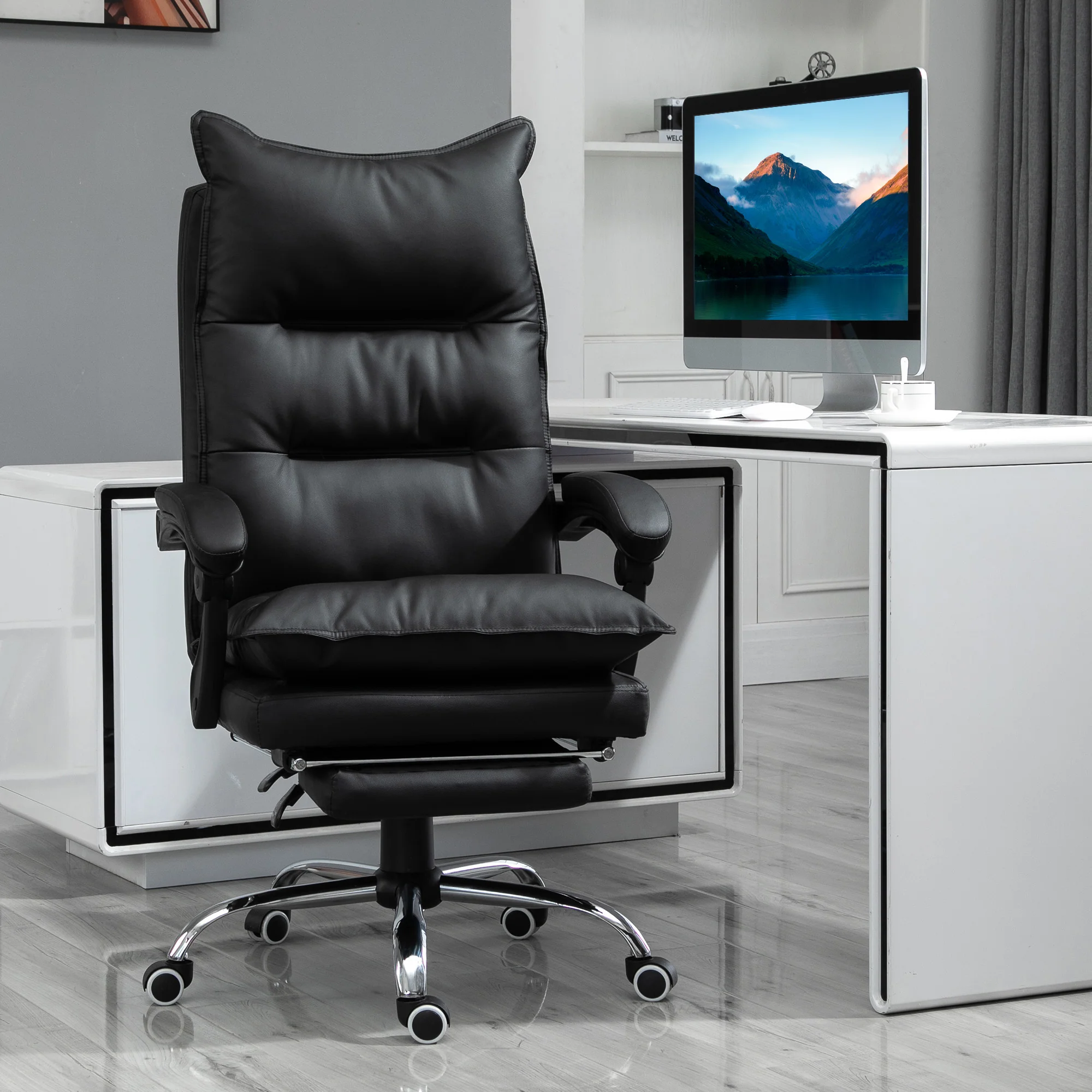 Fauteuil de bureau, chaise bureau ergonomique en similicuir avec large assise rembourrée, dossier inclinable, hauteur réglable, accoudoirs et repose-pied intégrés, charge 135 Kg, noir - Image 3
