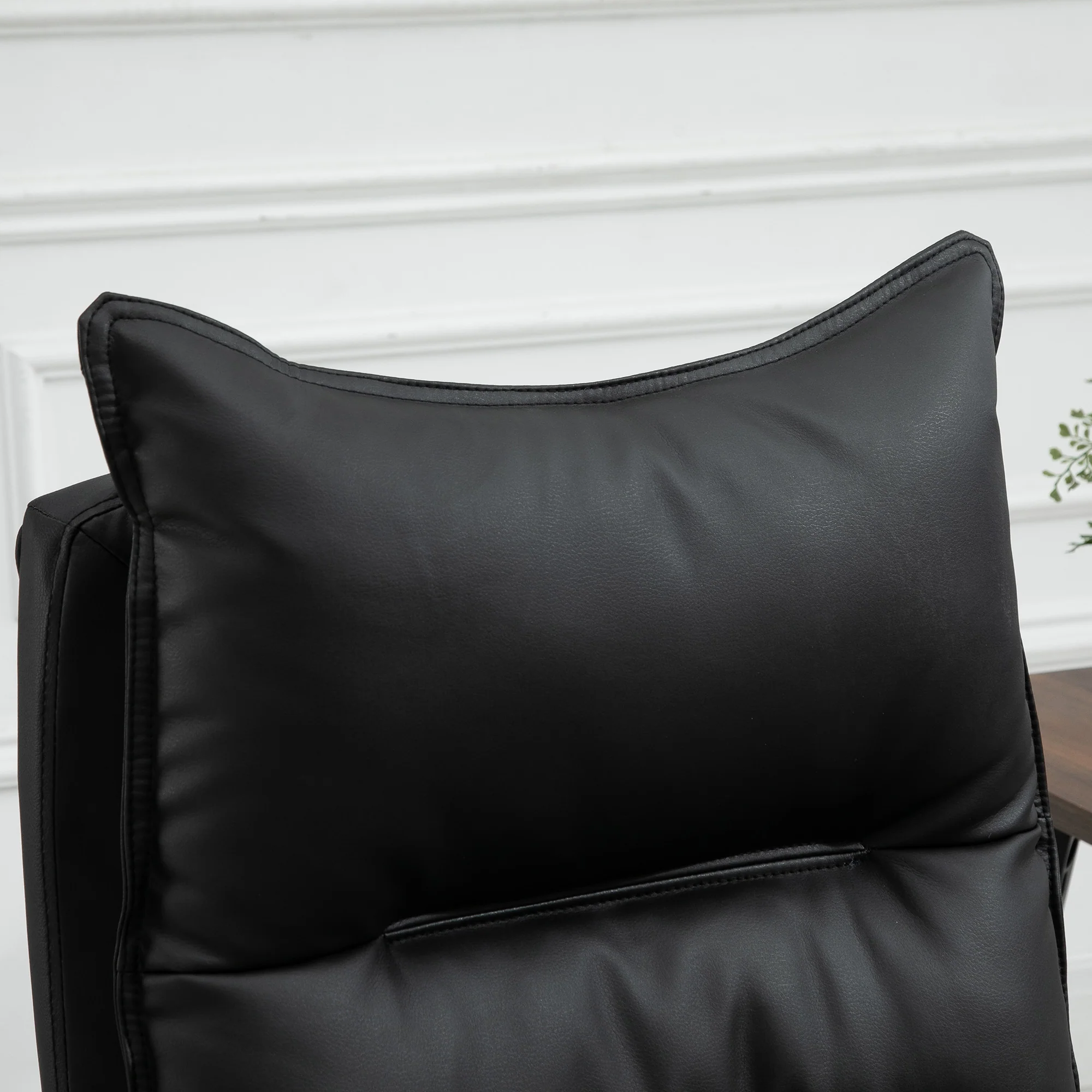 Fauteuil de bureau, chaise bureau ergonomique en similicuir avec large assise rembourrée, dossier inclinable, hauteur réglable, accoudoirs et repose-pied intégrés, charge 135 Kg, noir - Image 9