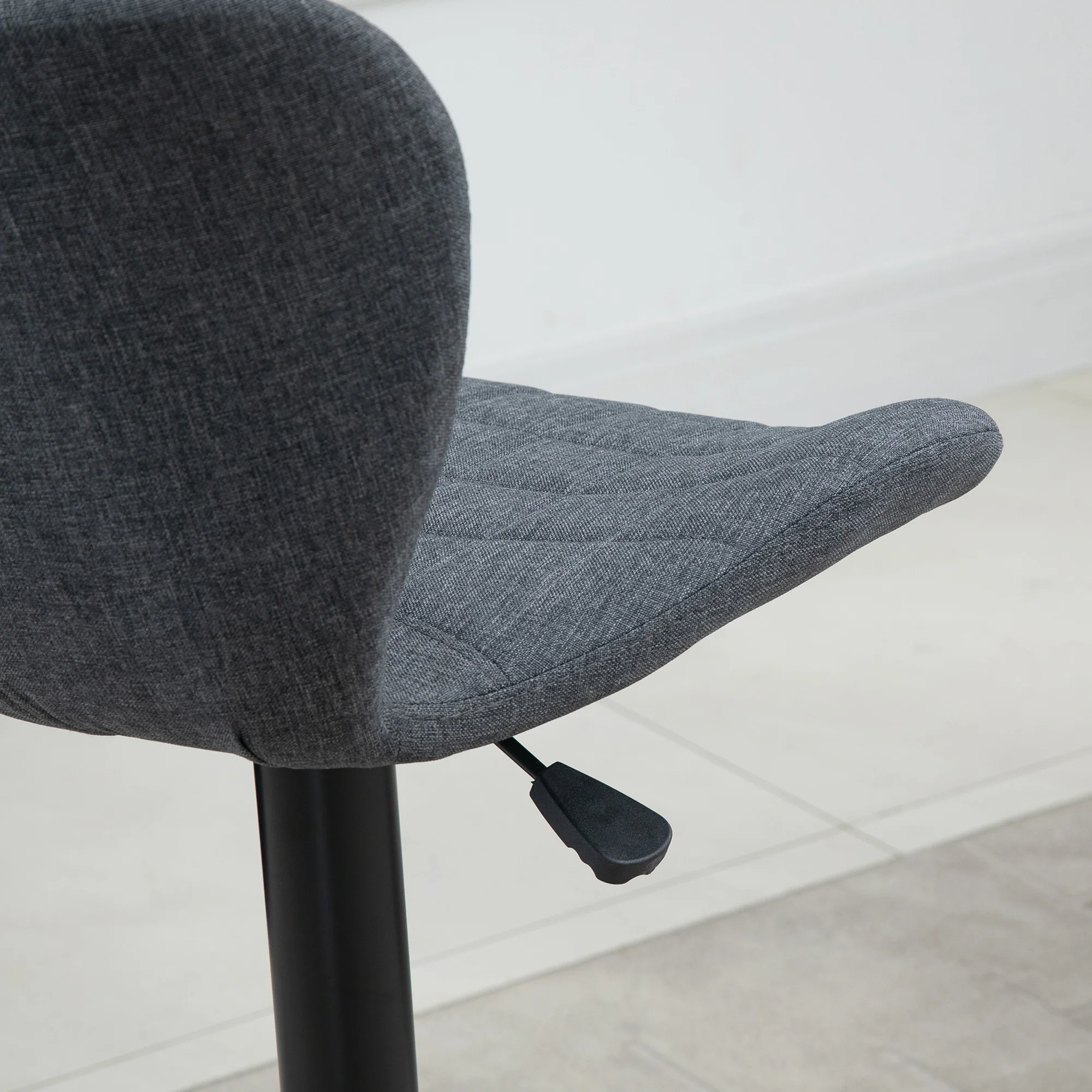 Lot de 2 Tabouret de Bar Design Dossier incurvé capitonné Hauteur d'assise réglable 61-81 cm pivotant 360° Repose-Pied Velours Gris - Image 7