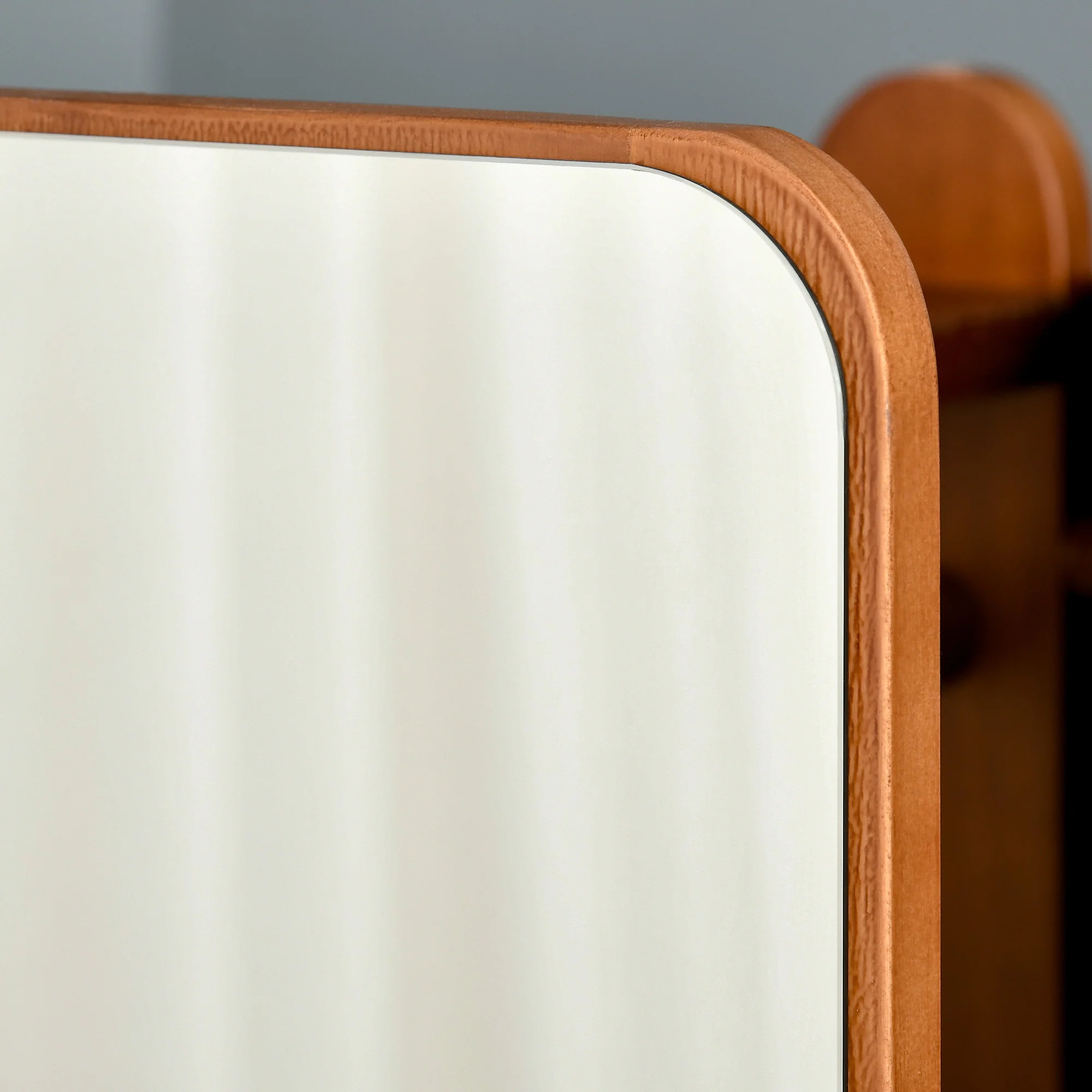 Miroir sur Pied avec roulettes - Portant, 4 patères étagère MDF Aspect Noyer - Image 9